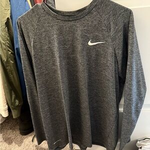 Nike dry fit long sleeve shirt size large